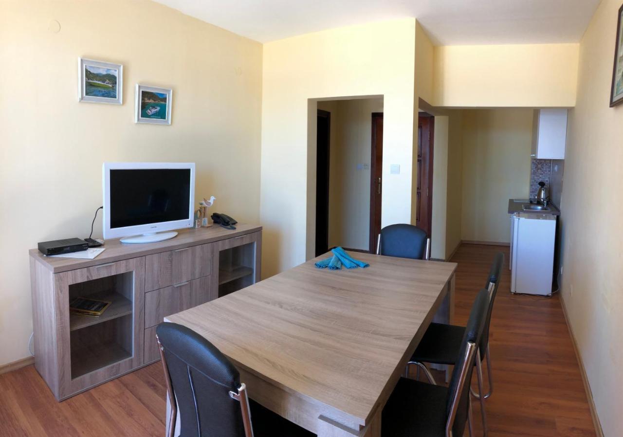 Family Hotel Littoral Sozopol Extérieur photo